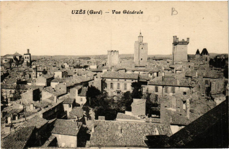 Carte postale ancienne Uzes - Vue Générale à Uzès