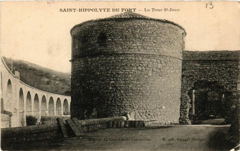 Carte postale ancienne Saint-Hippolyte-du-Fort - La Tour Saint-Jean à Saint-Hippolyte-du-Fort