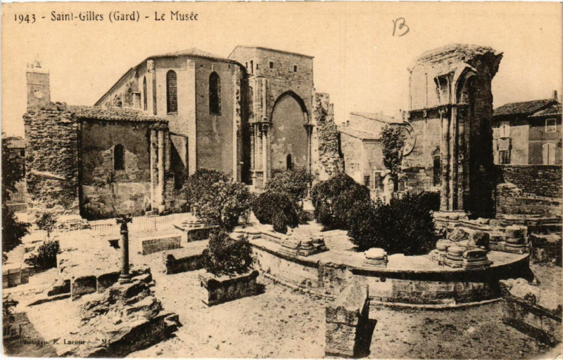 Carte postale ancienne Saint-Gilles - Le Musée à Saint-Gilles