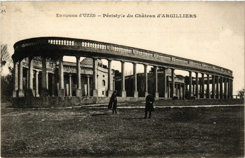 Carte postale ancienne Environs d'Uzes - Pérstyle du Chateau d'Argilliers à Argilliers