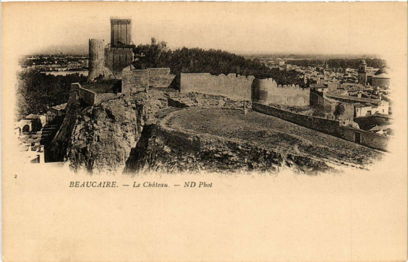 Carte postale ancienne Beaucaire - Le Chateau à Beaucaire