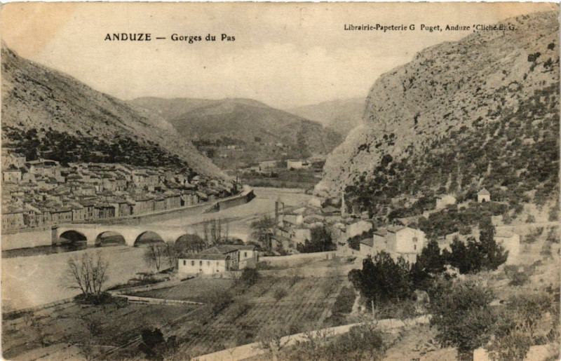 Carte postale ancienne Anduze - Gorges du Pas à Anduze
