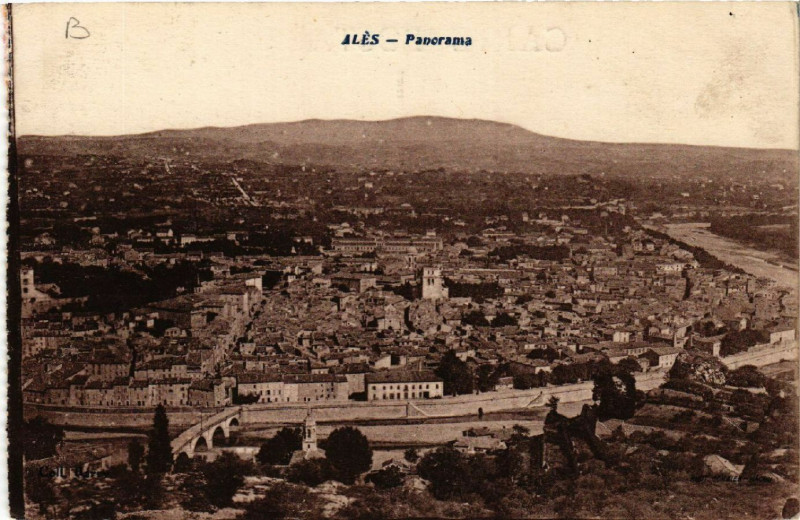 Carte postale ancienne Ales - Panorama à Alès