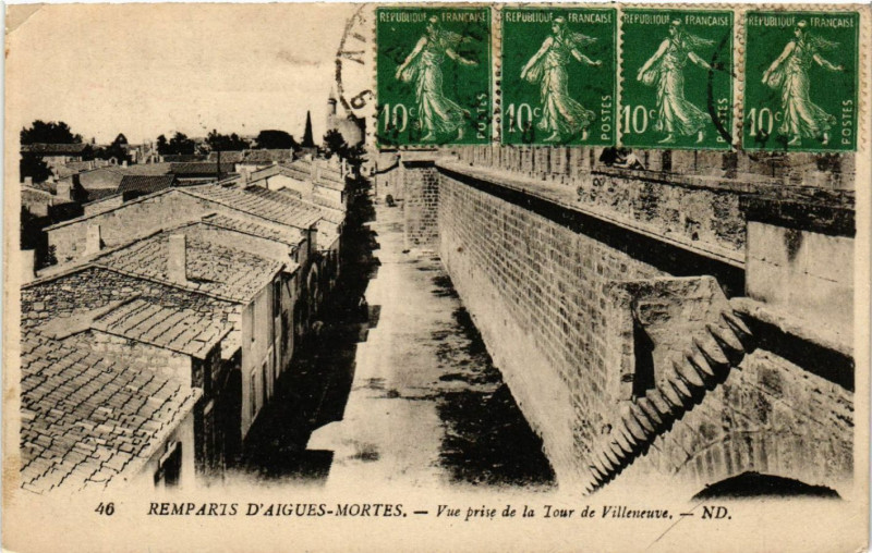 Carte postale ancienne Remparts d'Aigues-Mortes - Vue prise de la Tour de Villeneuve à Aigues-Mortes