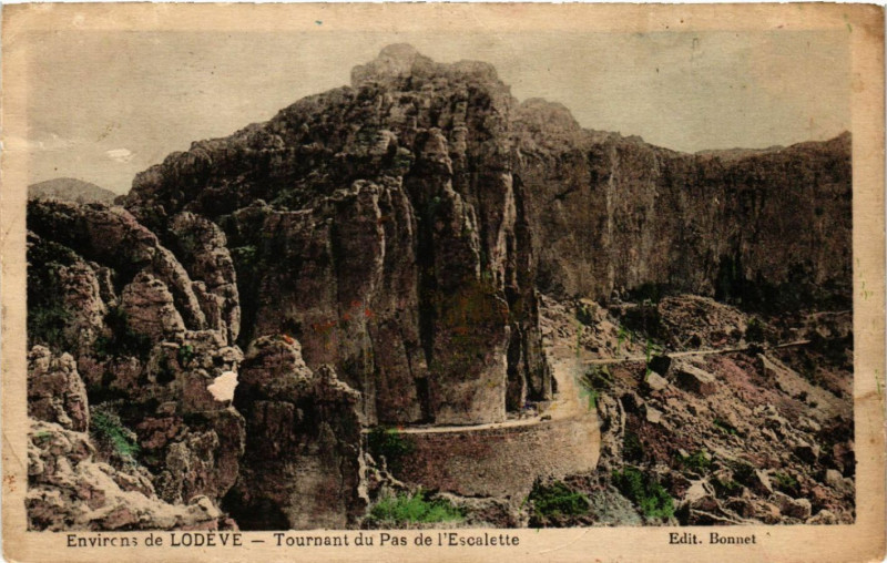 Carte postale ancienne Environs de Lodéve - Tournant du Pas de l'Escalette