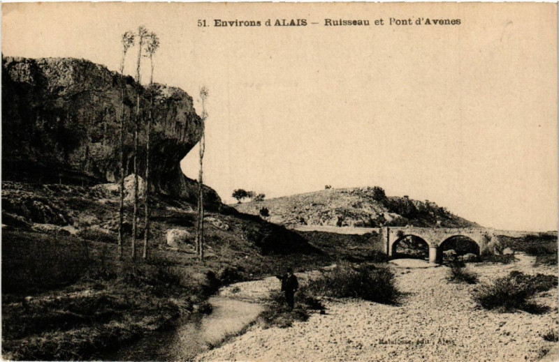 Carte postale ancienne Environs d'Alais - Ruisseau et Pont d'Avenes