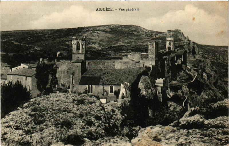 Carte postale ancienne Aigueze - Vue générale à Aiguèze