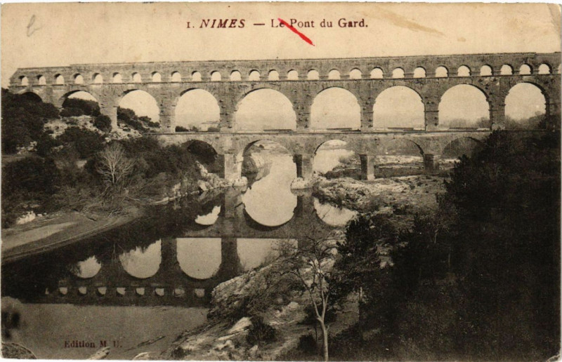 Carte postale ancienne Nimes - Le Pont-du-Gard à Nîmes