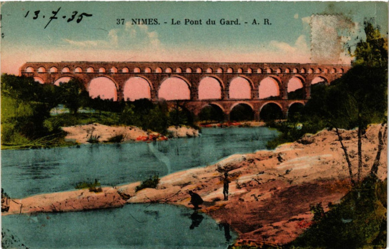 Carte postale ancienne Nimes - Le Pont-du-Gard à Nîmes