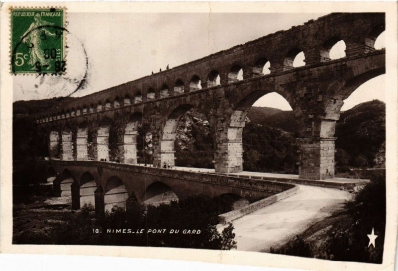 Carte postale ancienne Nimes - Le Pont-du-Gard à Nîmes