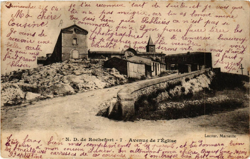 Carte postale ancienne N.-D. de Rochefort - Avenue de l'Eglise