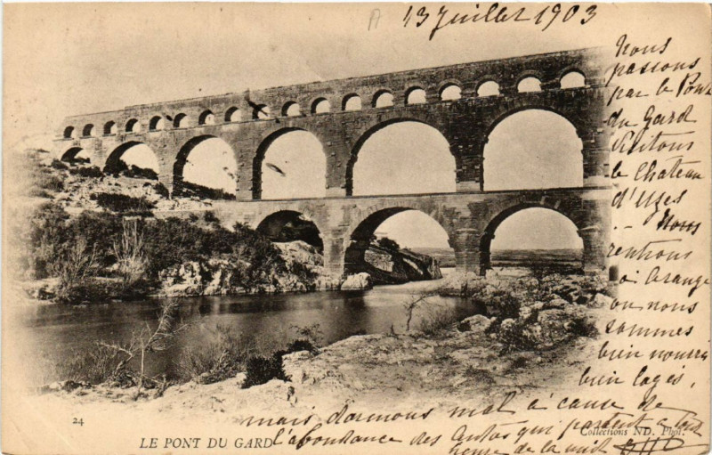 Carte postale ancienne Le Pont-du-Gard