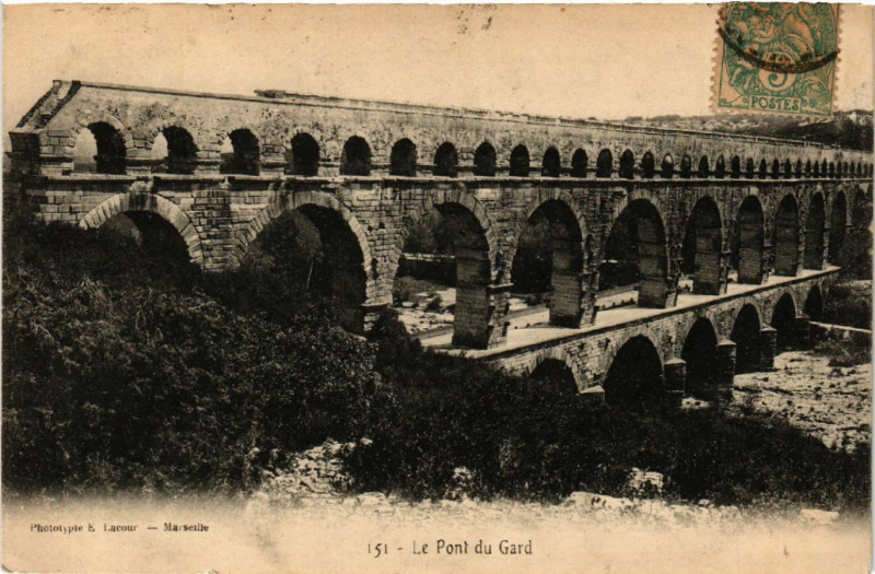 Carte postale ancienne Le Pont-du-Gard