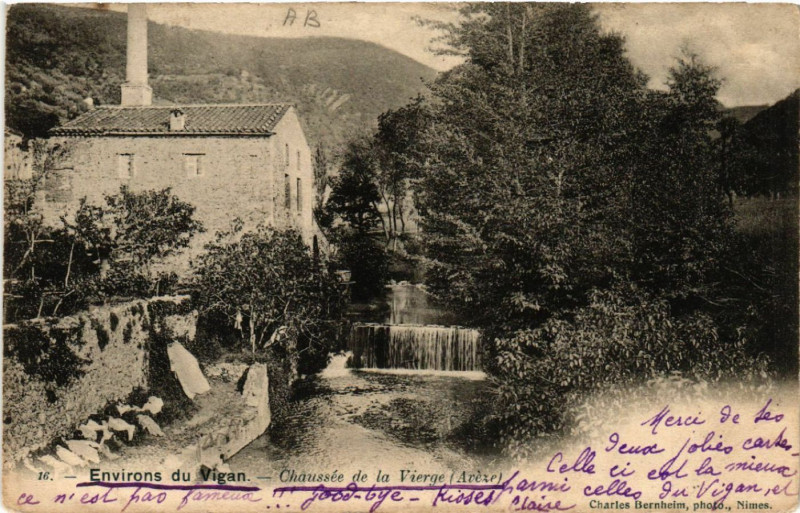 Carte postale ancienne Environs du Vigan - Chaussée de la Vierge