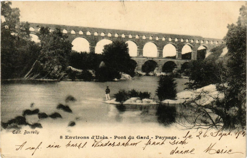 Carte postale ancienne Environs d'Uzes - Pont-du-Gard - Paysage
