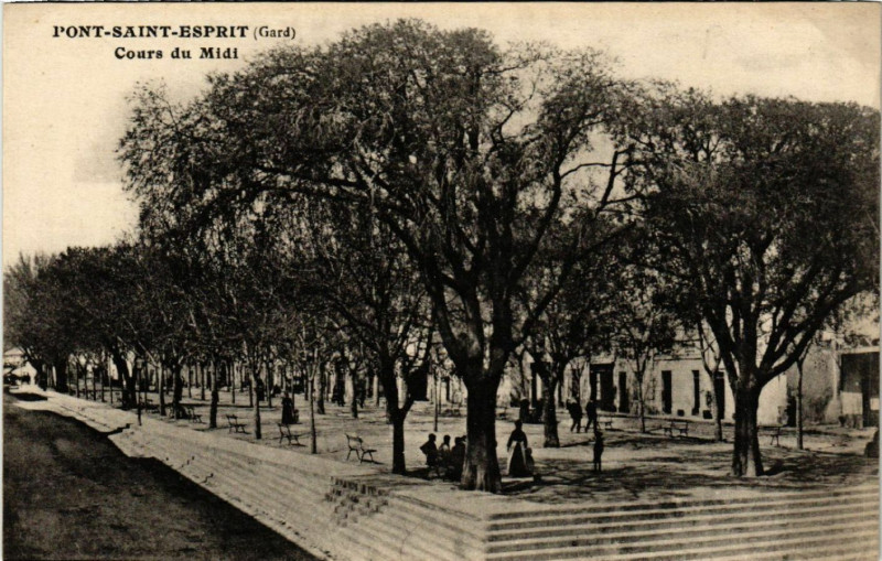Carte postale ancienne Pont-Saint-Esprit - Cours du Midi à Pont-Saint-Esprit