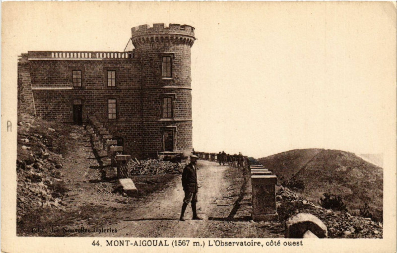 Carte postale ancienne Mont-Aigoual (1567 m) - L'Observatoire coté ouest