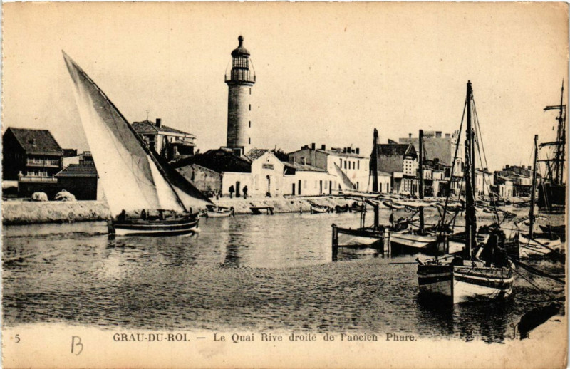 Carte postale ancienne Grau-du-Roi - Le Quai Rive droité de l'ancien Phare