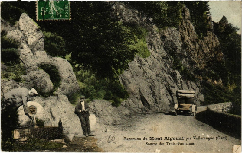 Carte postale ancienne Excursion du Mont Aigoual par Vallerangue - Source des