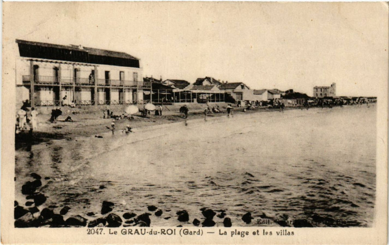 Carte postale ancienne Le Grau-du-Roi - La plage et les villas au Grau-du-Roi