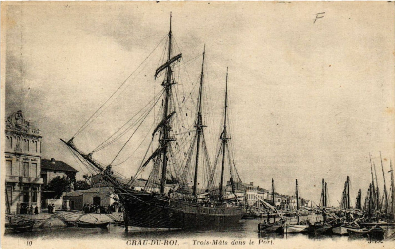 Carte postale ancienne Grau-du-Roi - Trois Mats dans le Port