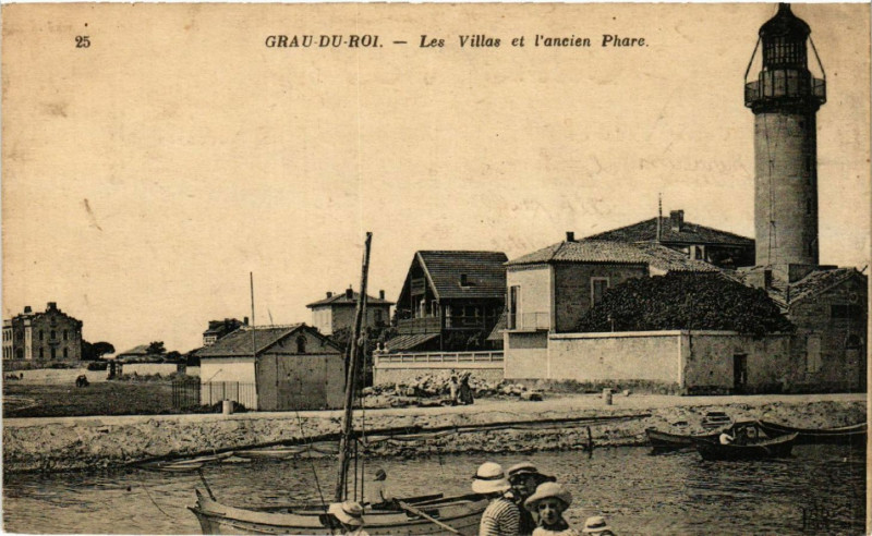 Carte postale ancienne Grau-du-Roi - Les Villas et l'ancien Phare