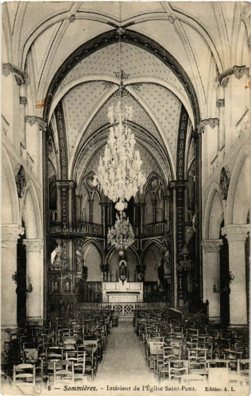 Carte postale ancienne Sommieres - Inérieur de l'Eglise Saint-Pons à Sommières
