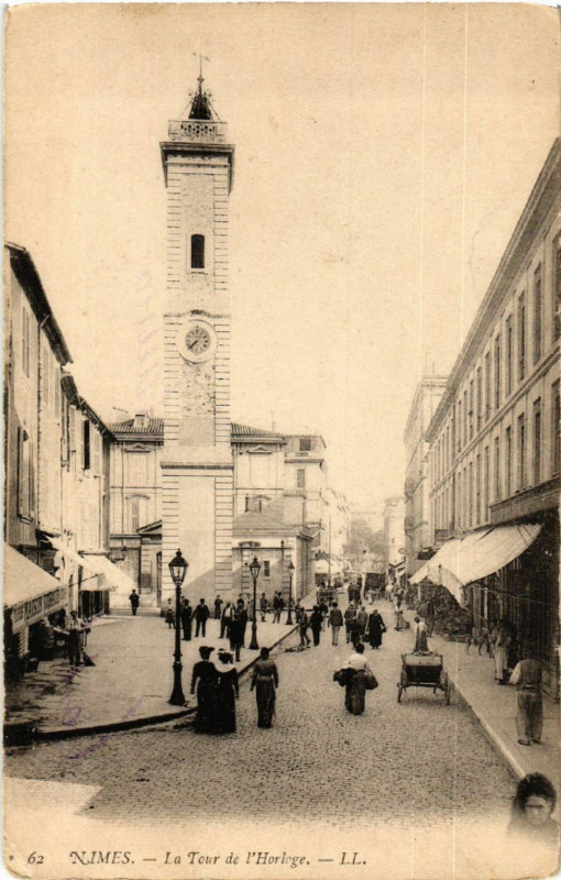 Carte postale ancienne Nimes - La Tour de l'Horloge à Nîmes