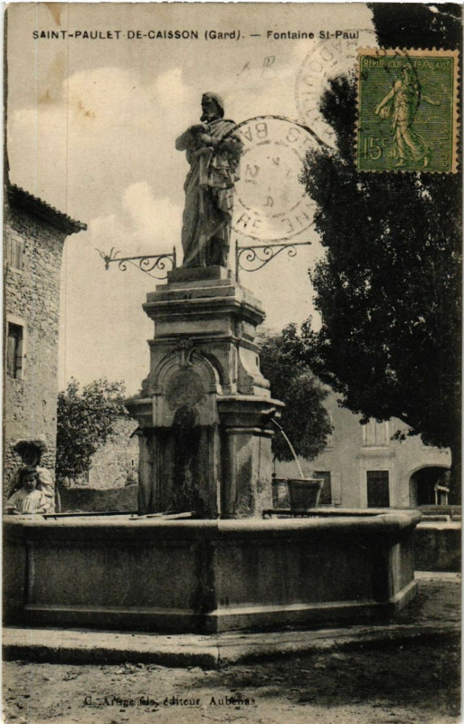 Carte postale ancienne Saint-Paulet de-Caisson - Fontaine Saint-Paul à Saint-Paulet-de-Caisson