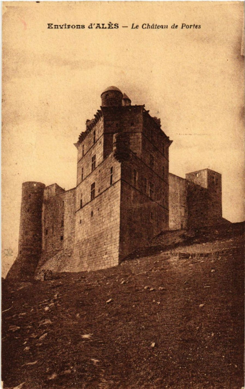 Carte postale ancienne Environs d'Ales - Le Chateau de Portes à Portes