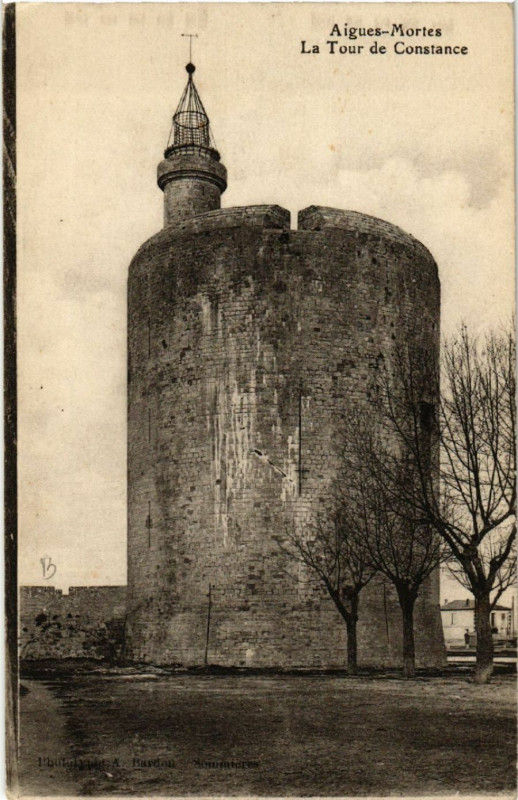 Carte postale ancienne Aigues-Mortes - La Tour de Constance à Aigues-Mortes