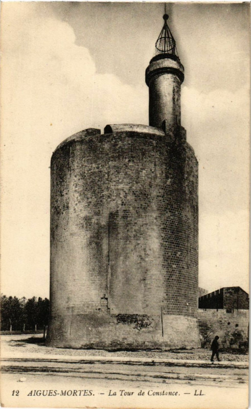 Carte postale ancienne Aigues-Mortes - La Tour de Constance à Aigues-Mortes