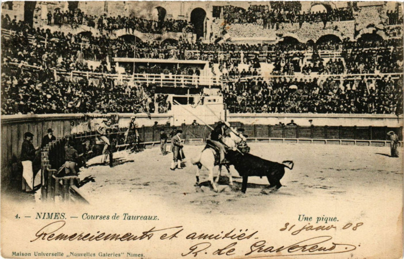 Carte postale ancienne Nimes - Courses de Taureaux à Nîmes