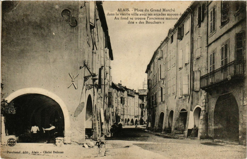 Carte postale ancienne Alais - Place du Grand Marché