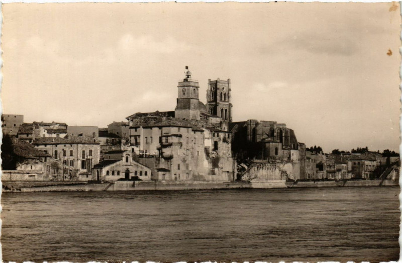 Carte postale ancienne Pont-Saint-Esprit - Vue Genérale à Pont-Saint-Esprit