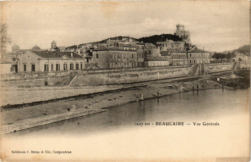 Carte postale ancienne Beaucaire - Vue Générale à Beaucaire