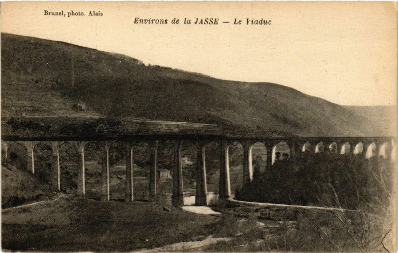 Carte postale ancienne Environs de la Jasse - Le Viaduc