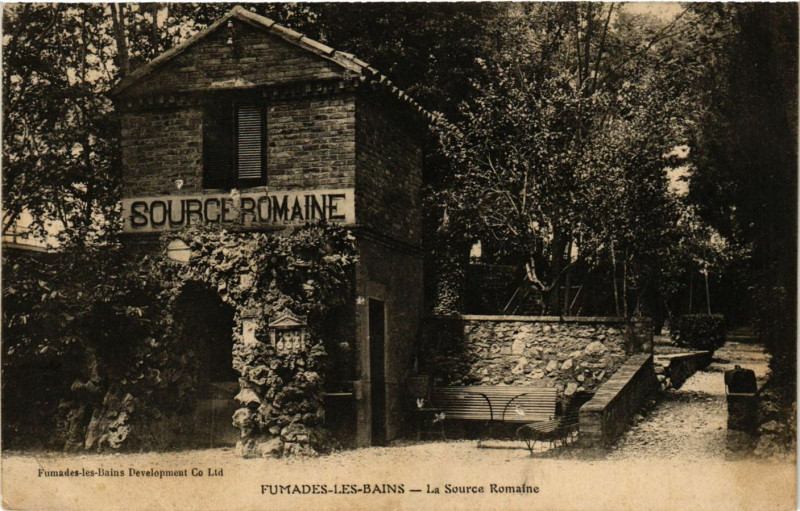 Carte postale ancienne Fumades-les-Bains - La Source Romaine