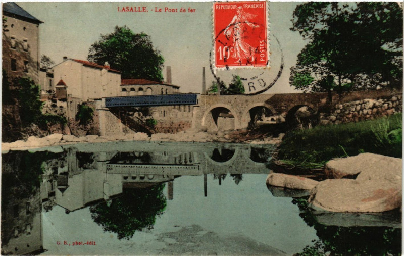 Carte postale ancienne Lasalle - Le Pont de fer à Lasalle