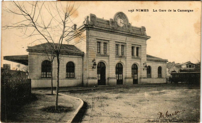 Carte postale ancienne Nimes - La Gare de la Camargne à Nîmes