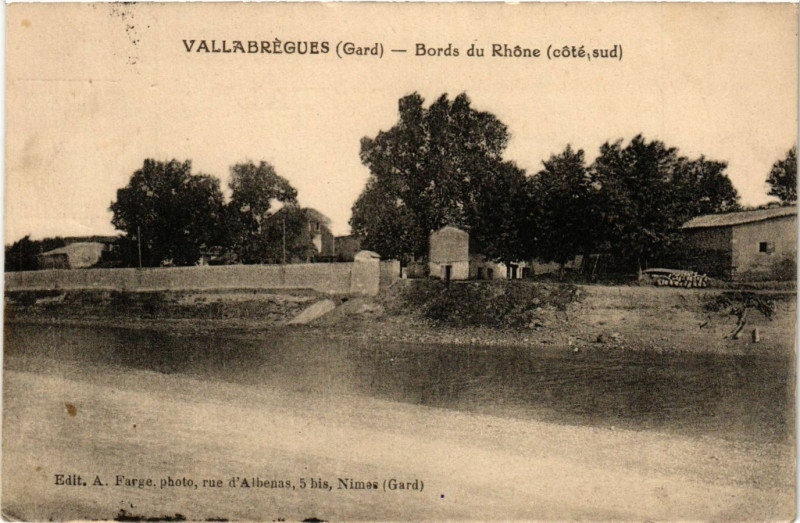 Carte postale ancienne Vallabregues - Bords du Rhone (coté sud) à Vallabrègues