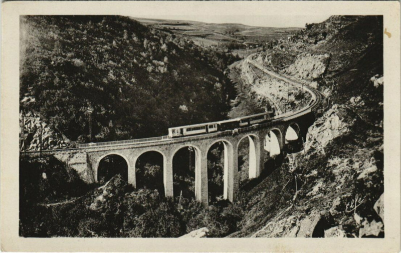 Carte postale ancienne Vallée de la Tet-Mont-Louis Viaduc de la Cabanasse, Train à La Cabanasse