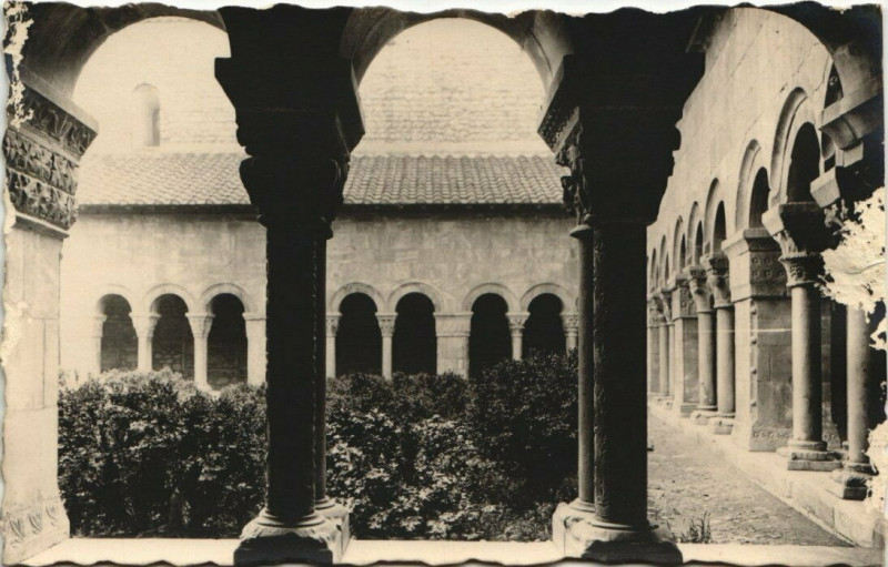 Carte postale ancienne Elne Cloitre, carte photo à Elne