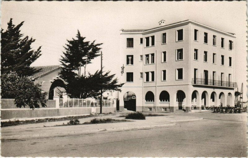 Carte postale ancienne Canet-Plage Neptune-Hotel