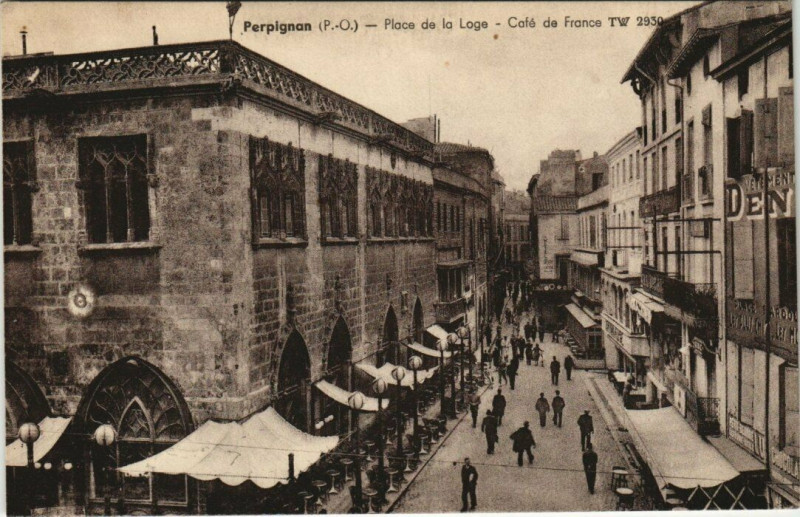 Carte postale ancienne Perpignan Place de la Loge à Perpignan