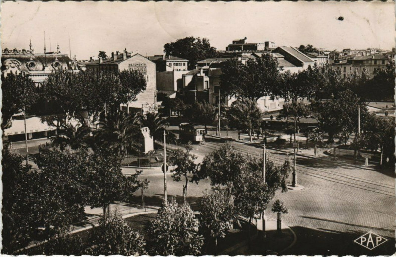 Carte postale ancienne Perpignan Place de Catalogne à Perpignan