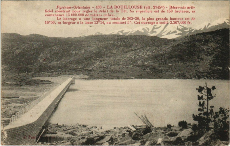 Carte postale ancienne La Bouillouse Réservoir artificiel, barrage à Llo