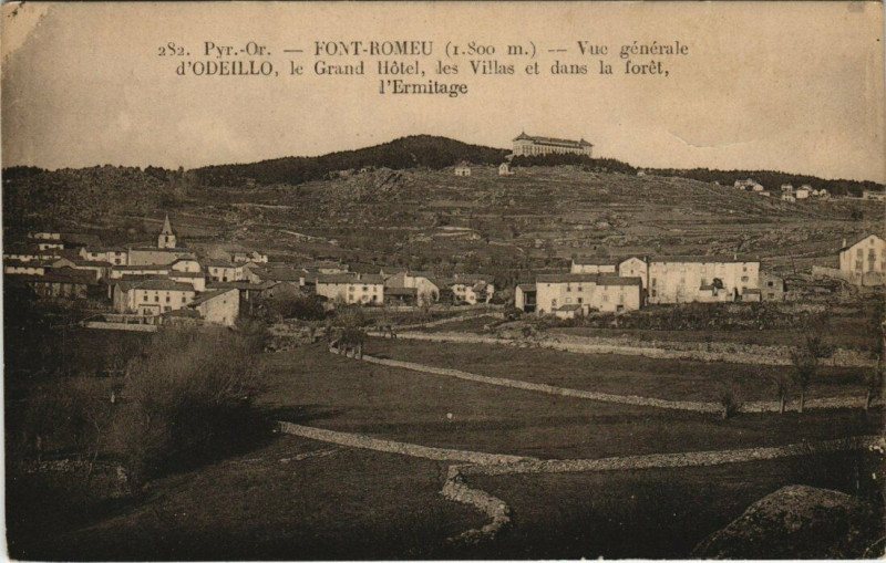 Carte postale ancienne Font-Romeu vue générale Odeillo à Llo