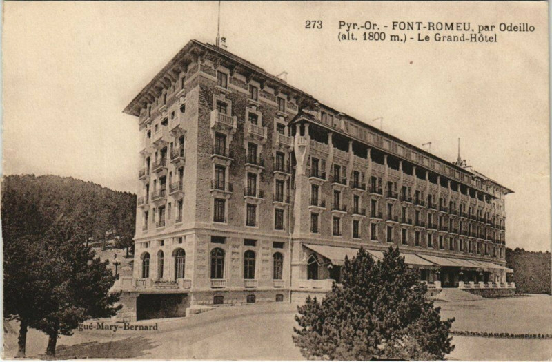 Carte postale ancienne Font-Romeu Le Grand Hotel