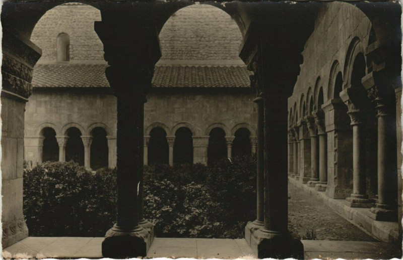 Carte postale ancienne Elne Cloitre, carte photo à Elne